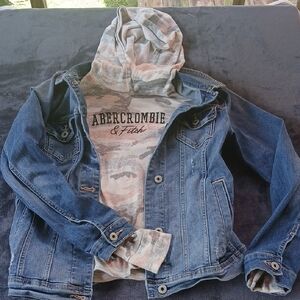 Abercrombie & Fitch Blue Denim Jacket with  Hoodie Shirt SZ GRLS 13/14 Like NEW